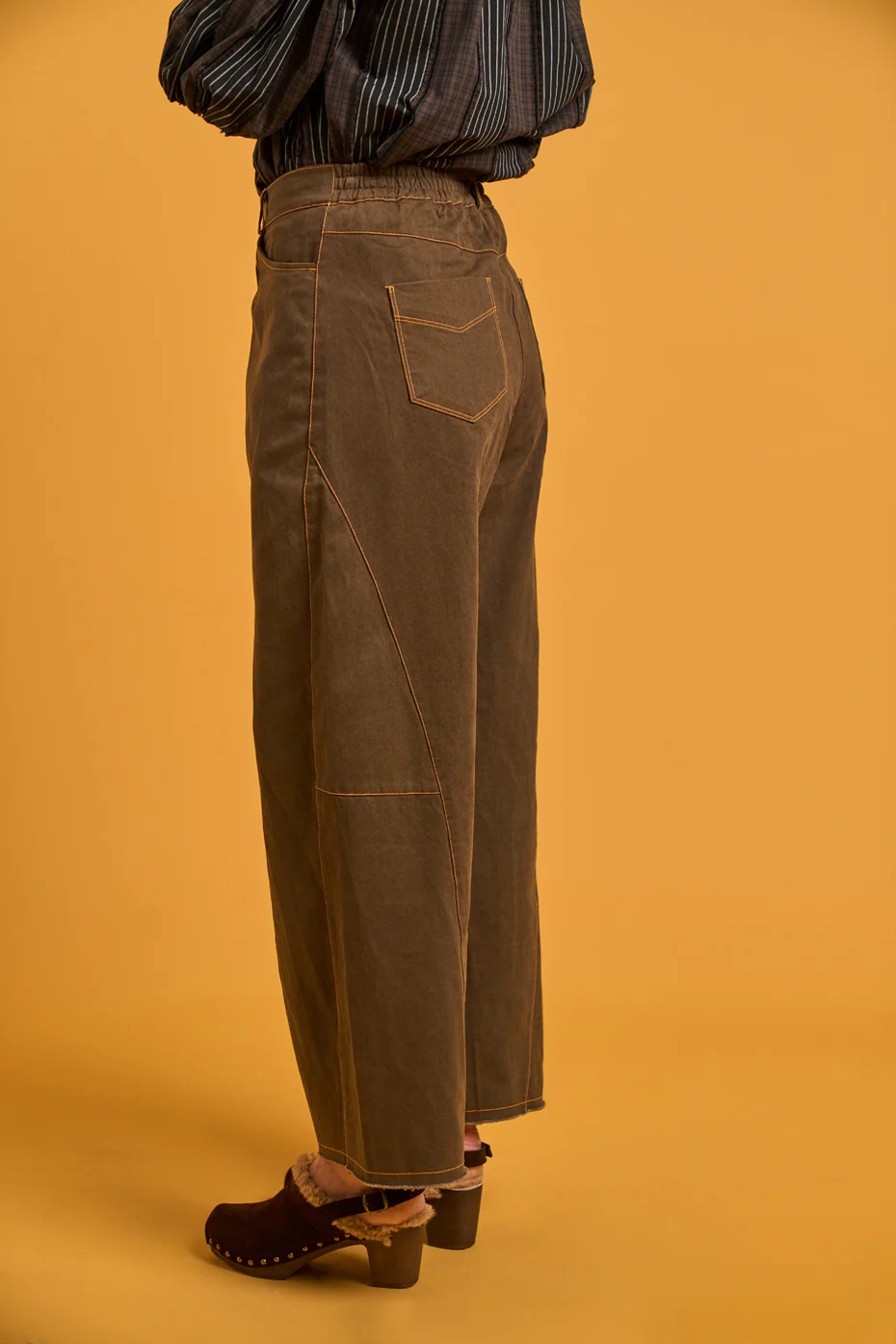 Brown Barrel Leg Jeans - Image 3