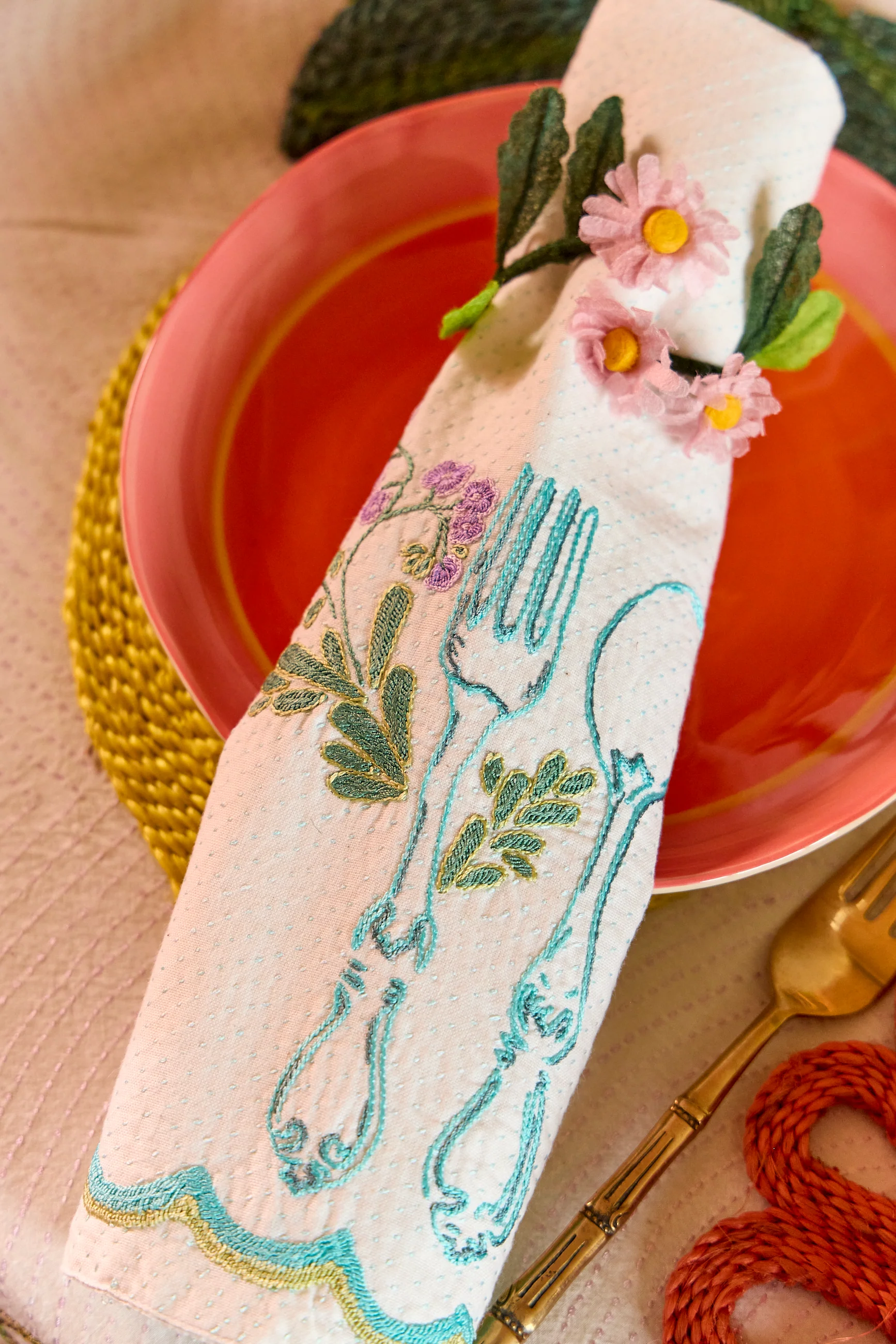 Set of 4 Daisy Napkin Rings - Image 4